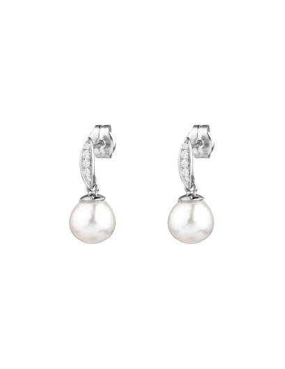 Pearl and diamond earrings...